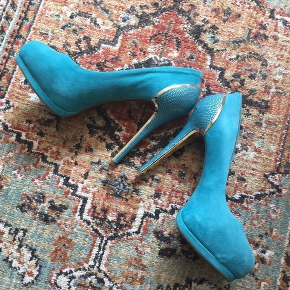 ~3 for $20~ Gianni Bini suede heels - Picture 2 of 8